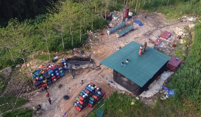 Nghệ An: Triệt phá cơ sở tái chế dầu nhớt thải trái phép